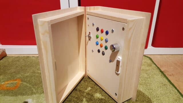 hörbert in Buchhülle